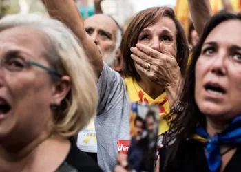 Tears of joy. Pro-independence supporters in Barcelona. Photo by Victor Serri/SOPA/Getty