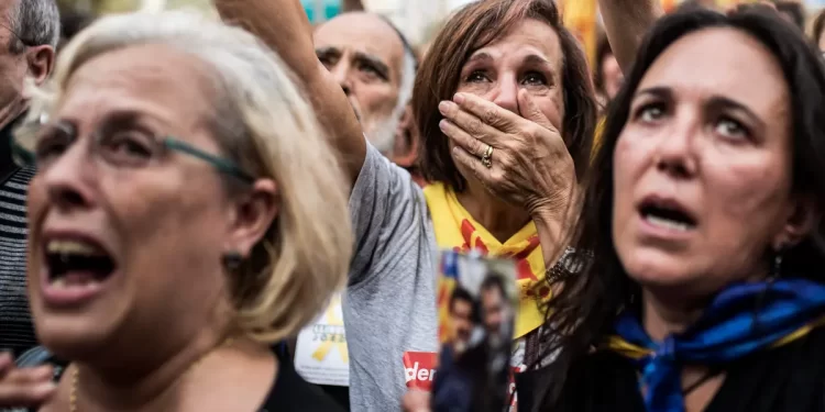 Tears of joy. Pro-independence supporters in Barcelona. Photo by Victor Serri/SOPA/Getty