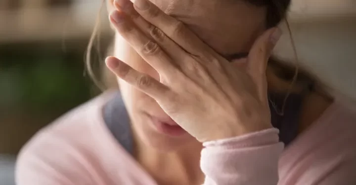 خانك شريك حياتك، كيف تتصرف؟ | من «سيكولوجي توداي»