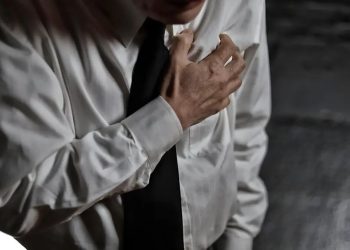 كيف تساعد شخصًا أثناء نوبة الهلع | من «نيويورك تايمز»