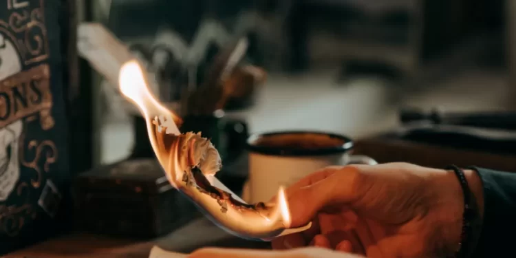 بتاريخٍ من الصدمات العاطفية العلائقية، قد تكون فترة العطلات صعبة | من «سيكولوجي توداي»