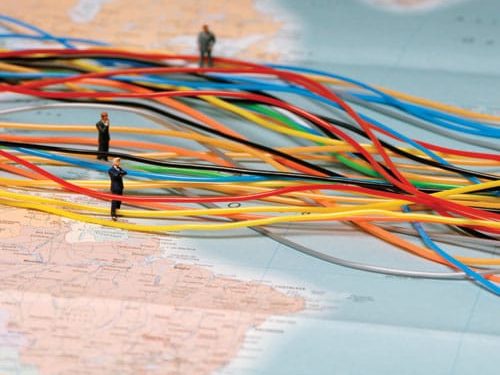 المنظمة التعاونية: كيف نجعل شبكات الموظفين أداة فعّالة لتحقيق التميز التشغيلي؟ | من «MIT SMR»