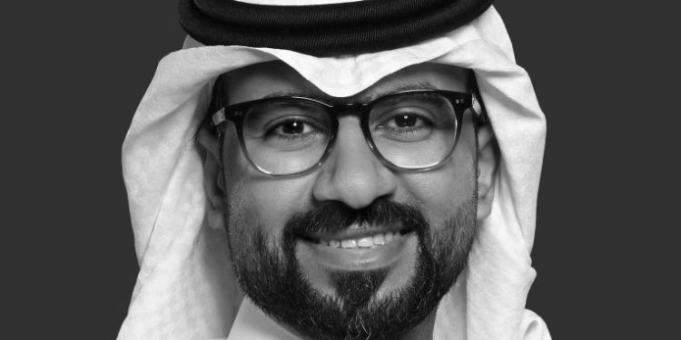 رواية أغنية التمر والتين: بين دفء السرد العائلي وتفرّد الصوت الروائي | حوار مع الروائي عبد الله الحواس